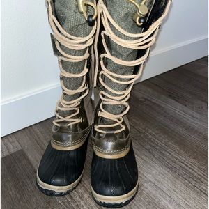 Sorel waterproof winter boots